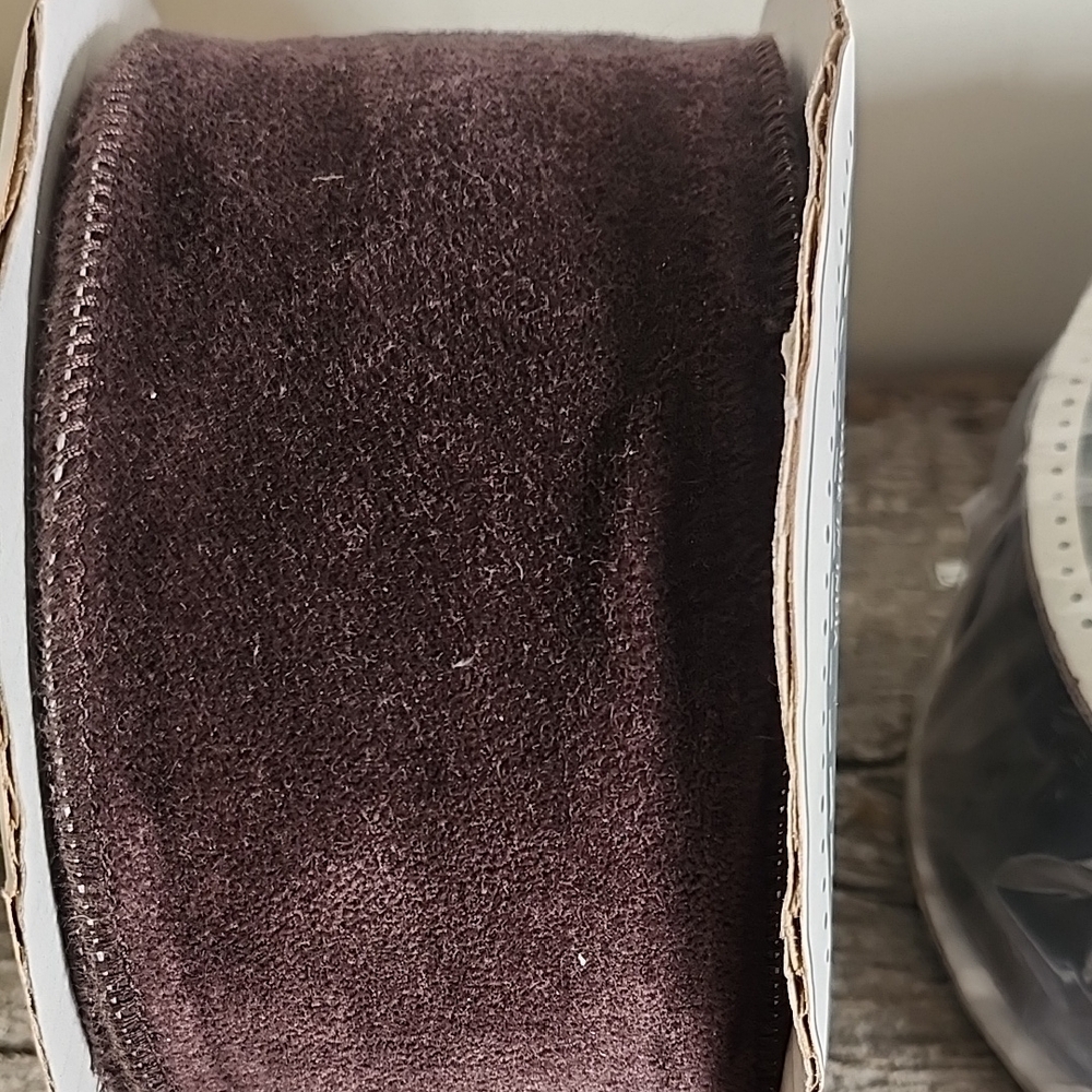 Dark Brown Velvet Ribbon - Picture 2 of 2
